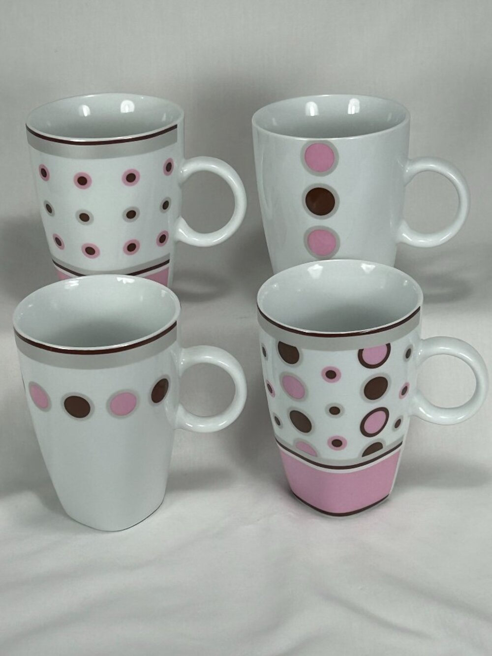 set of 4 colorful coffee mugs. Maxwell & Williams Designer Houseware